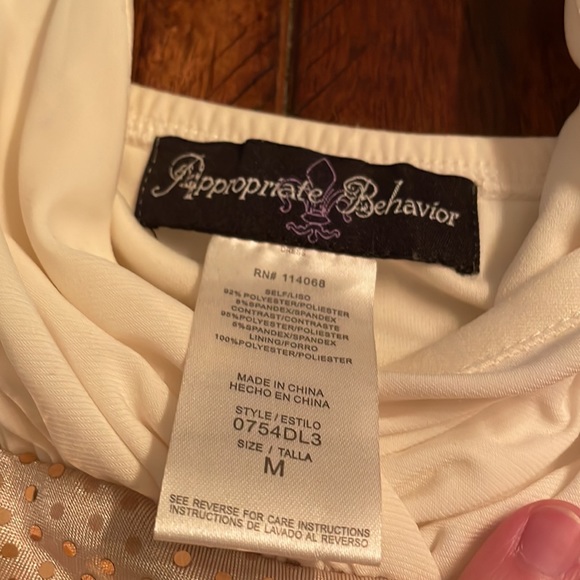 Junior dress- sixes medium- white with gold sequin- off white - Picture 3 of 4